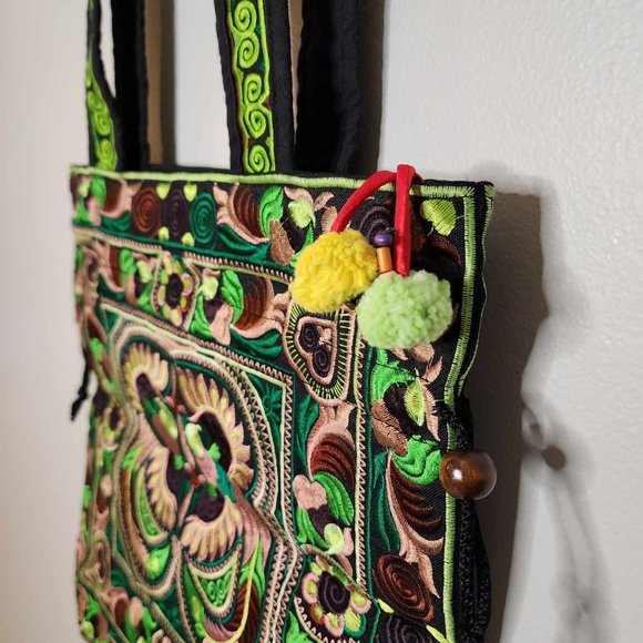Green Bird Pattern Embroidered Purse - Picture 8 of 16